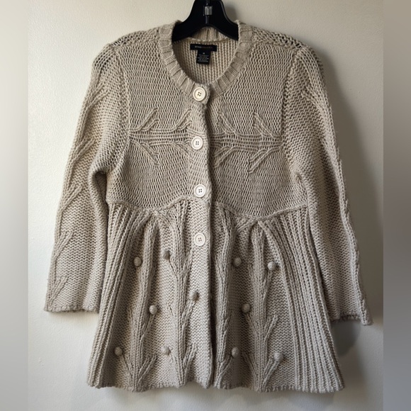 BCBGMaxAzria Sweaters - Vintage BCBGMaxAzria Women’s Cream Cardigan Sz M